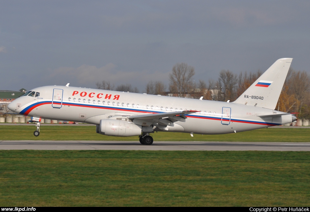 Rossia – Sukhoi SSJ-100-95B RA-89040