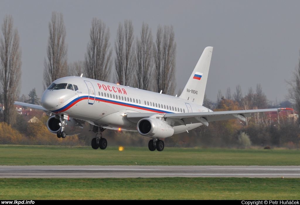 Rossia – Sukhoi SSJ-100-95B RA-89040