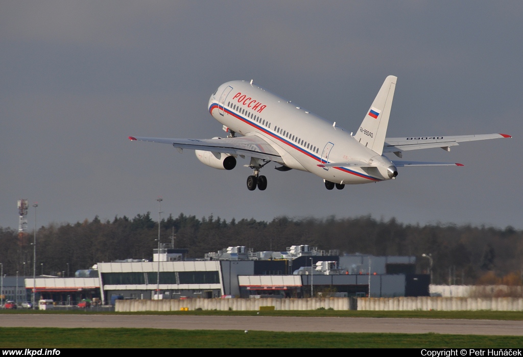 Rossia – Sukhoi SSJ-100-95B RA-89040