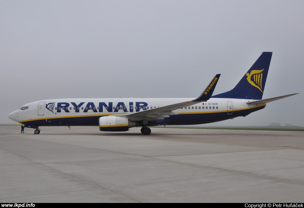 Ryanair – Boeing B737-8AS EI-DCN