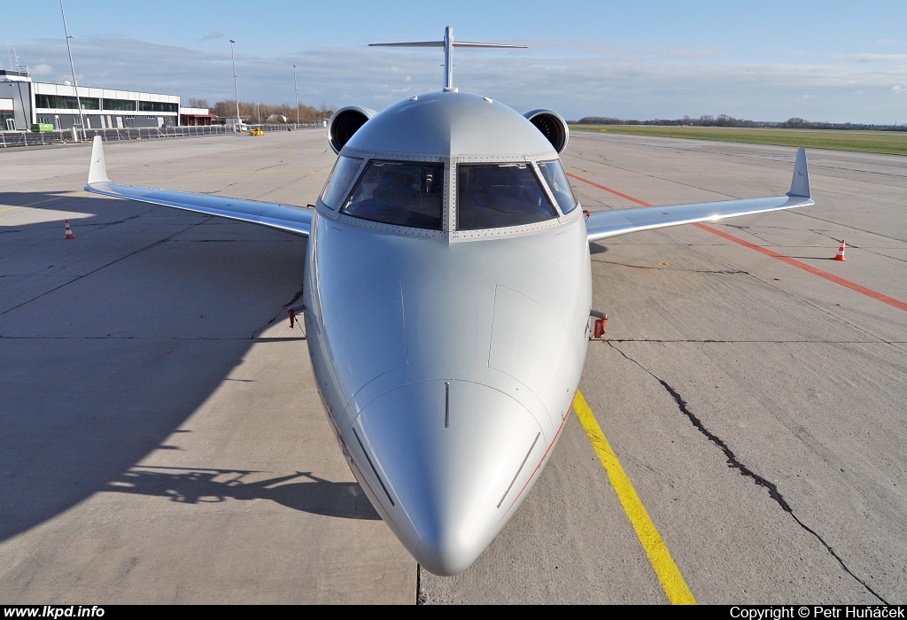 VistaJet – Canadair CL-600-2B16 Challenger 605 9H-VFC