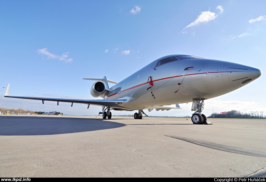 VistaJet – Canadair CL-600-2B16 Challenger 605 9H-VFC