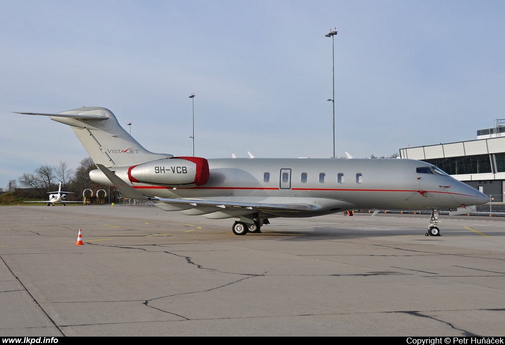 VistaJet – Bombardier BD-100-1A10 Challenger 350 9H-VCB