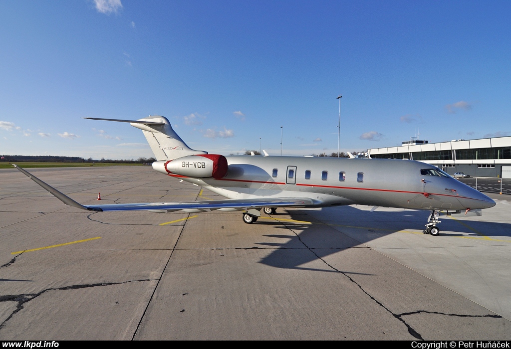 VistaJet – Bombardier BD-100-1A10 Challenger 350 9H-VCB