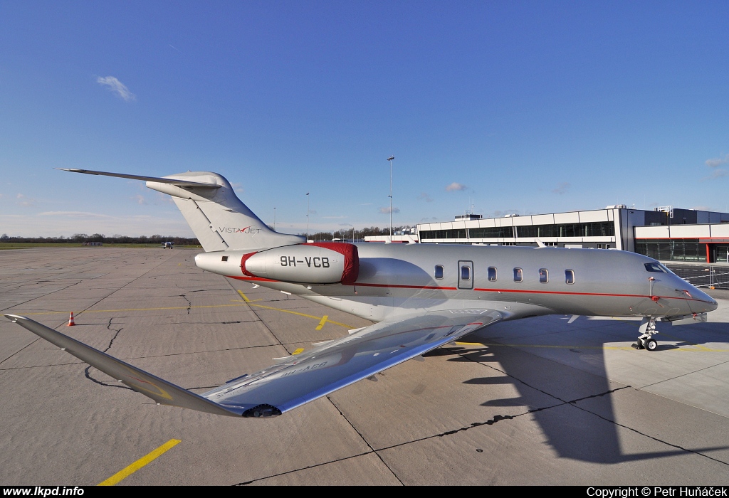 VistaJet – Bombardier BD-100-1A10 Challenger 350 9H-VCB