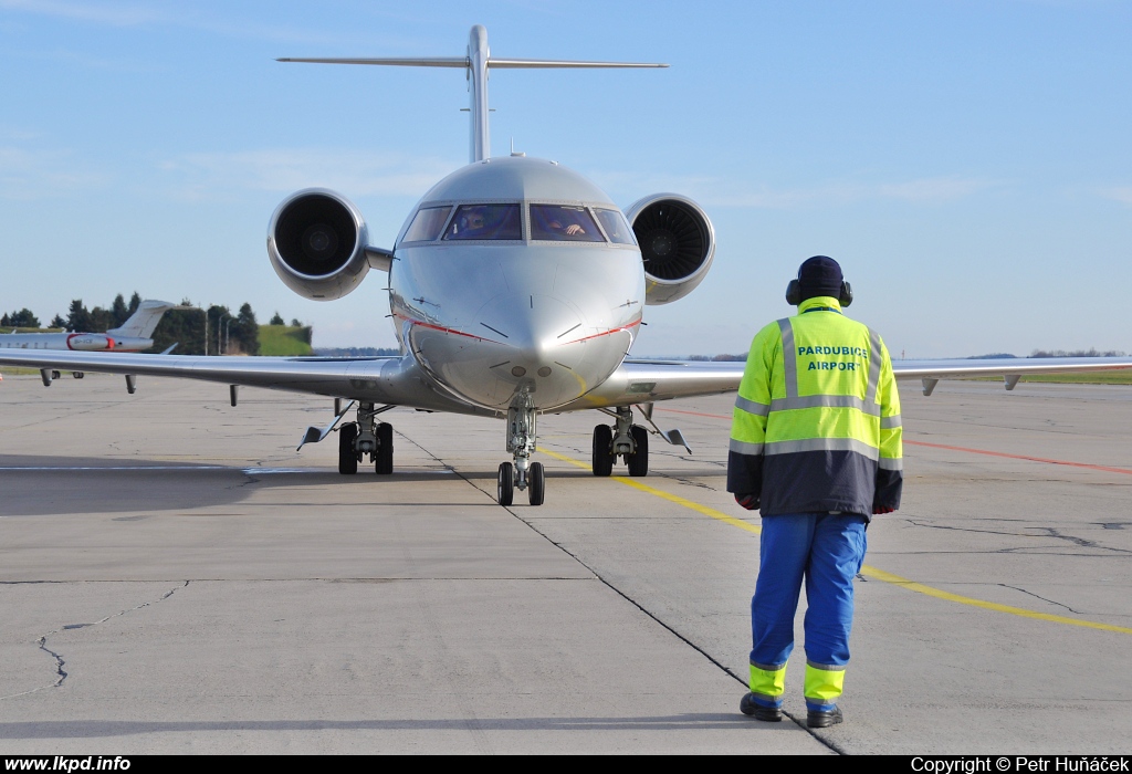 VistaJet – Canadair CL-600-2B16 Challenger 605 9H-VFC