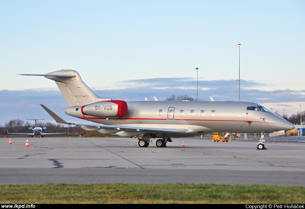 VistaJet – Bombardier BD-100-1A10 Challenger 350 9H-VCB