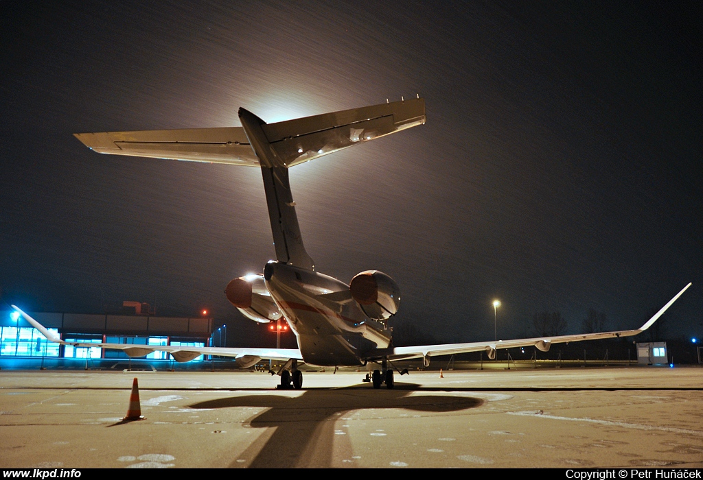 VistaJet – Bombardier BD-100-1A10 Challenger 350 9H-VCB