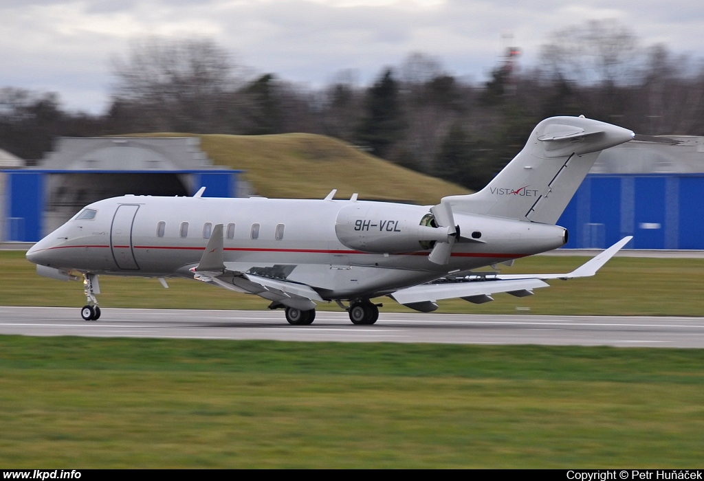 VistaJet – Bombardier BD-100-1A10 Challenger 350 9H-VCL