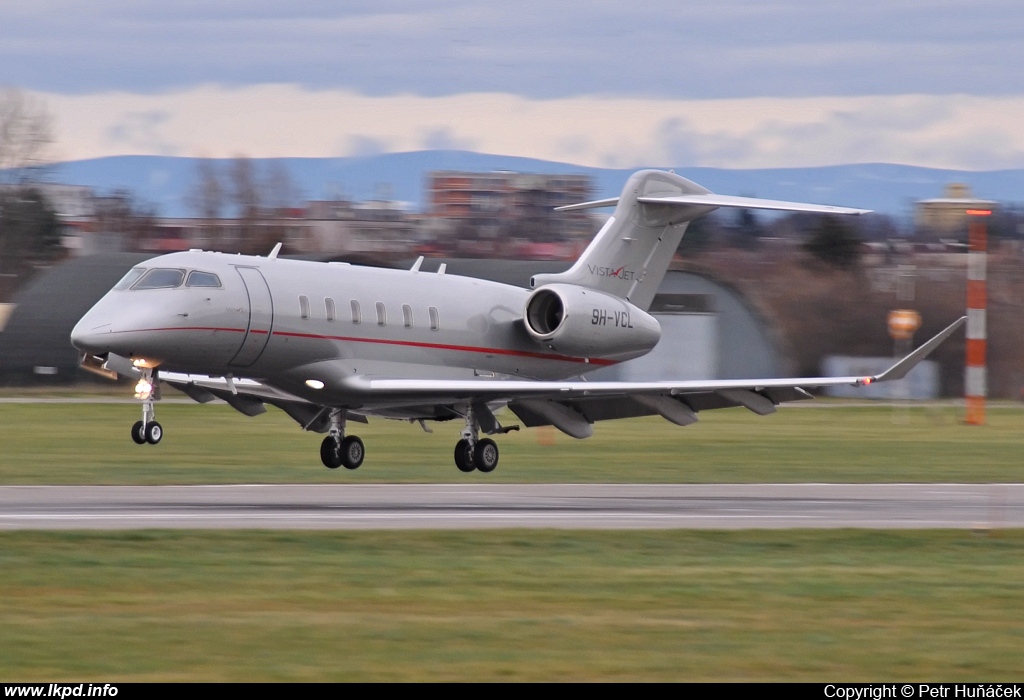 VistaJet – Bombardier BD-100-1A10 Challenger 350 9H-VCL