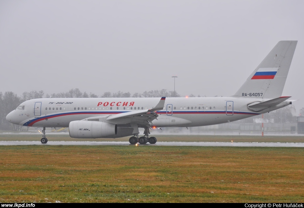 Rossia – Tupolev TU-204-300 RA-64057