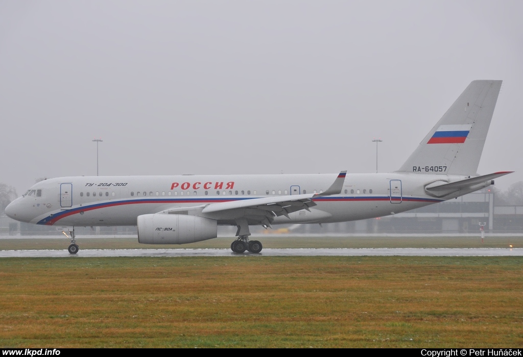 Rossia – Tupolev TU-204-300 RA-64057