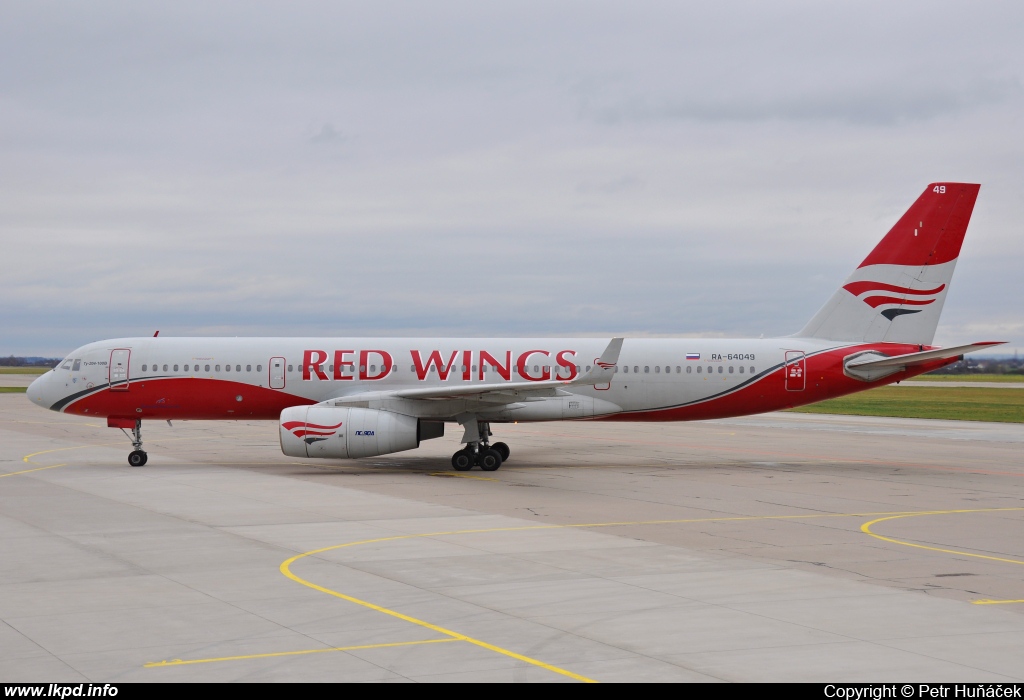 Red Wings – Tupolev TU-204-100V RA-64049