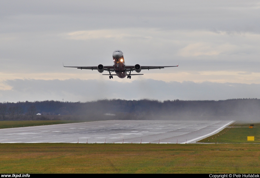 Red Wings – Tupolev TU-204-100V RA-64050