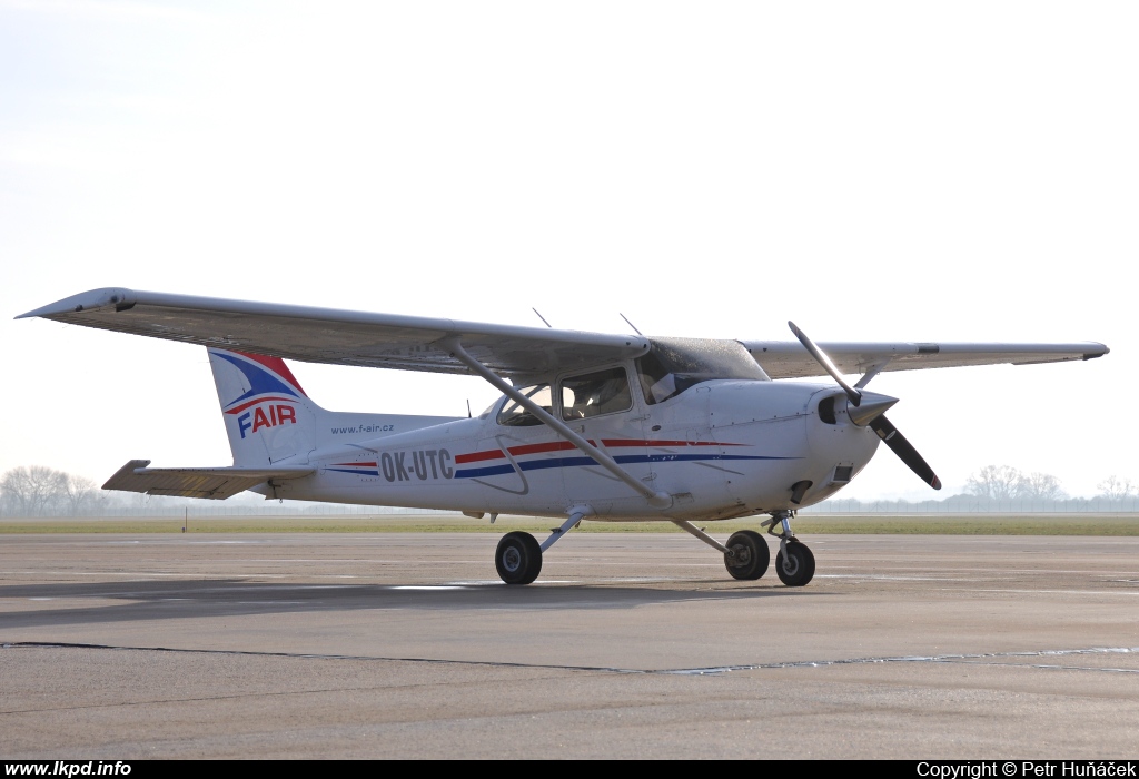 F-Air – Cessna 172S Skyhawk SP OK-UTC