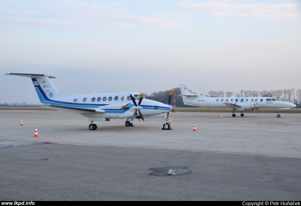 Junker – Beech Super King Air 300LW OK-GTJ