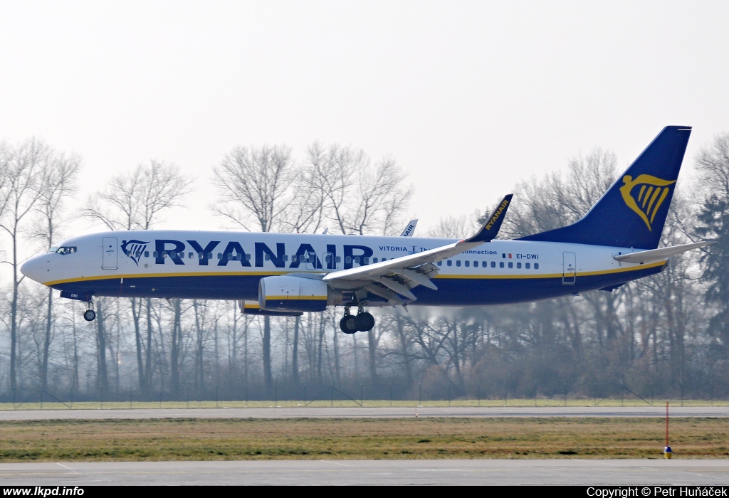 Ryanair – Boeing B737-8AS EI-DWI