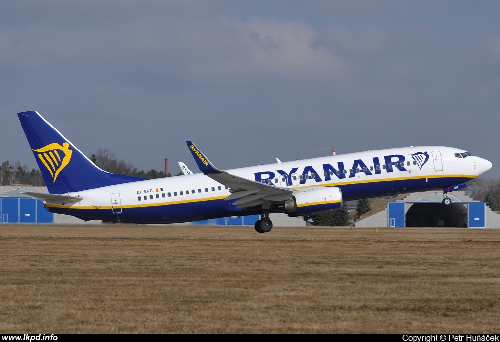 Ryanair – Boeing B737-8AS EI-EBC