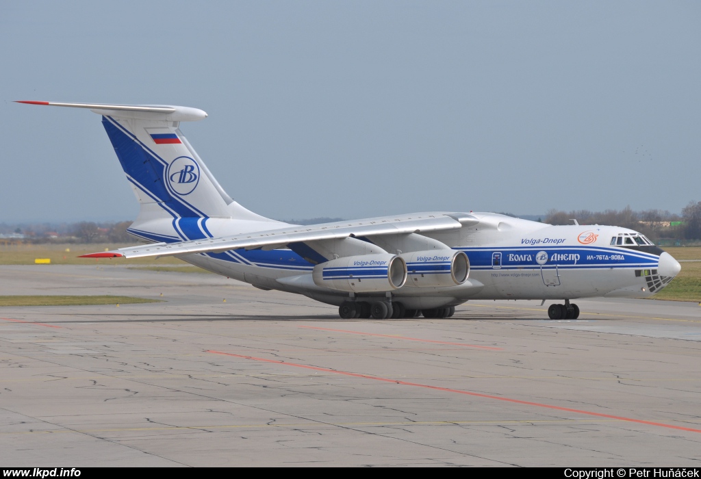 Volga-Dnepr Airlines – Iljuin IL-76TD-90VD  RA-76951