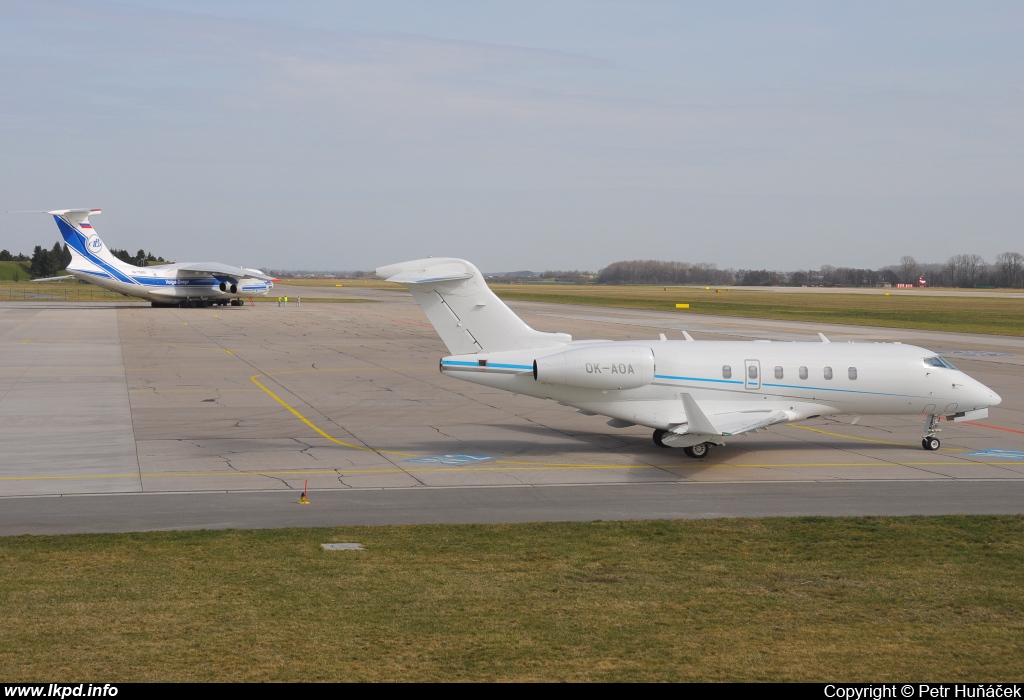 CTR Group – Bombardier BD-100-1A10 Challenger 300 OK-AOA