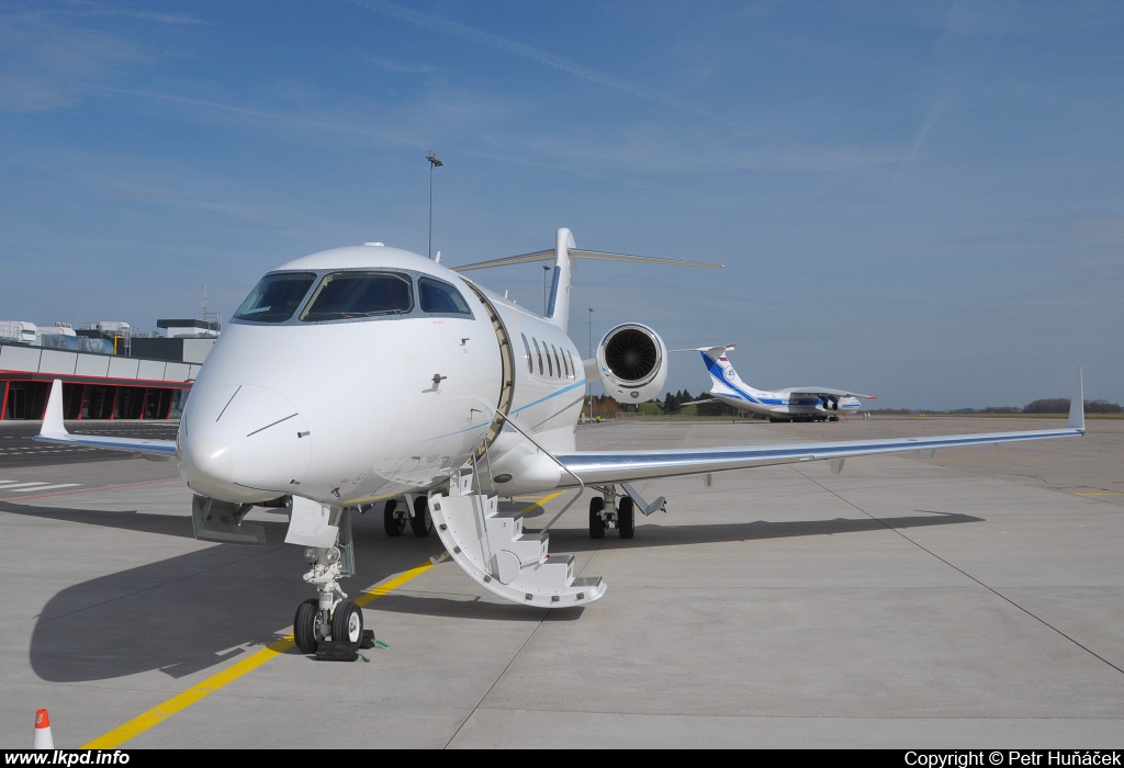 CTR Group – Bombardier BD-100-1A10 Challenger 300 OK-AOA