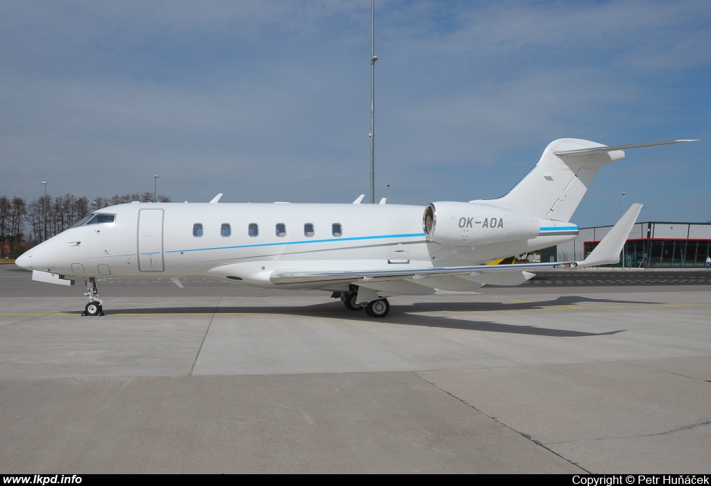 CTR Group – Bombardier BD-100-1A10 Challenger 300 OK-AOA