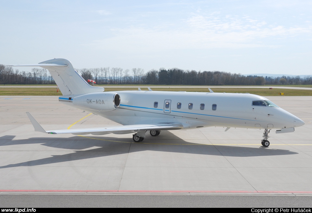 CTR Group – Bombardier BD-100-1A10 Challenger 300 OK-AOA