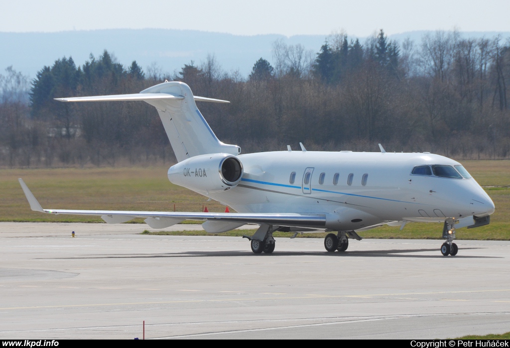 CTR Group – Bombardier BD-100-1A10 Challenger 300 OK-AOA