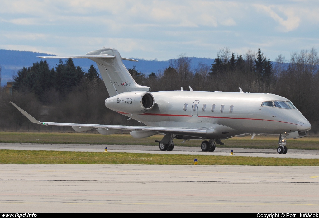 VistaJet – Bombardier BD-100-1A10 Challenger 350 9H-VCG