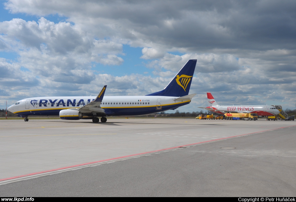 Ryanair – Boeing B737-8AS EI-FOO