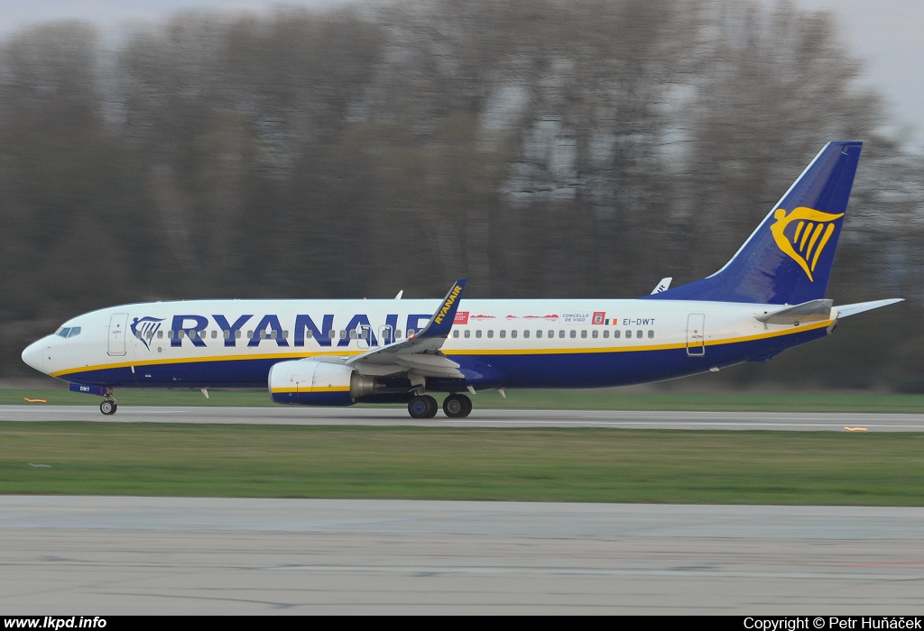 Ryanair – Boeing B737-8AS EI-DWT