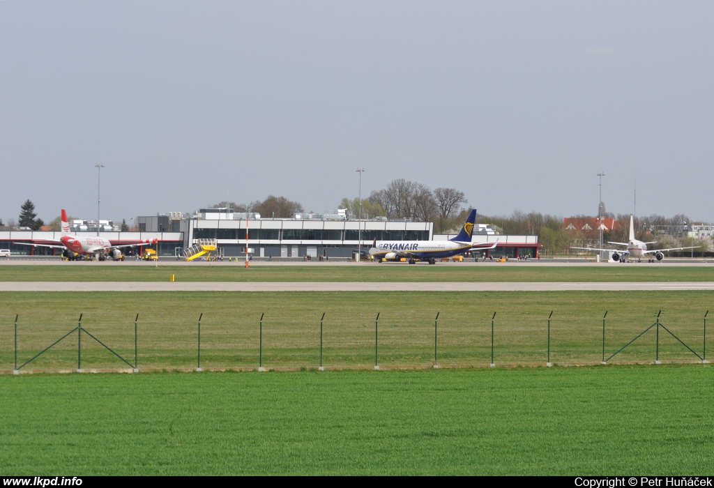 Ryanair – Boeing B737-8AS EI-FOT