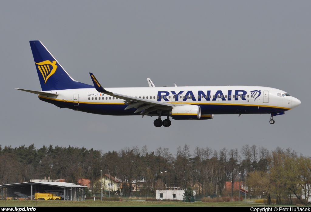 Ryanair – Boeing B737-8AS EI-FOT