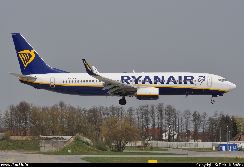 Ryanair – Boeing B737-8AS EI-FOT