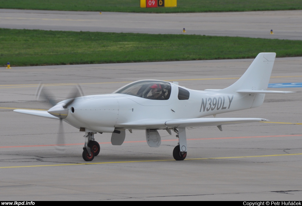 Private/Soukrom – Lancair Legacy N390LY