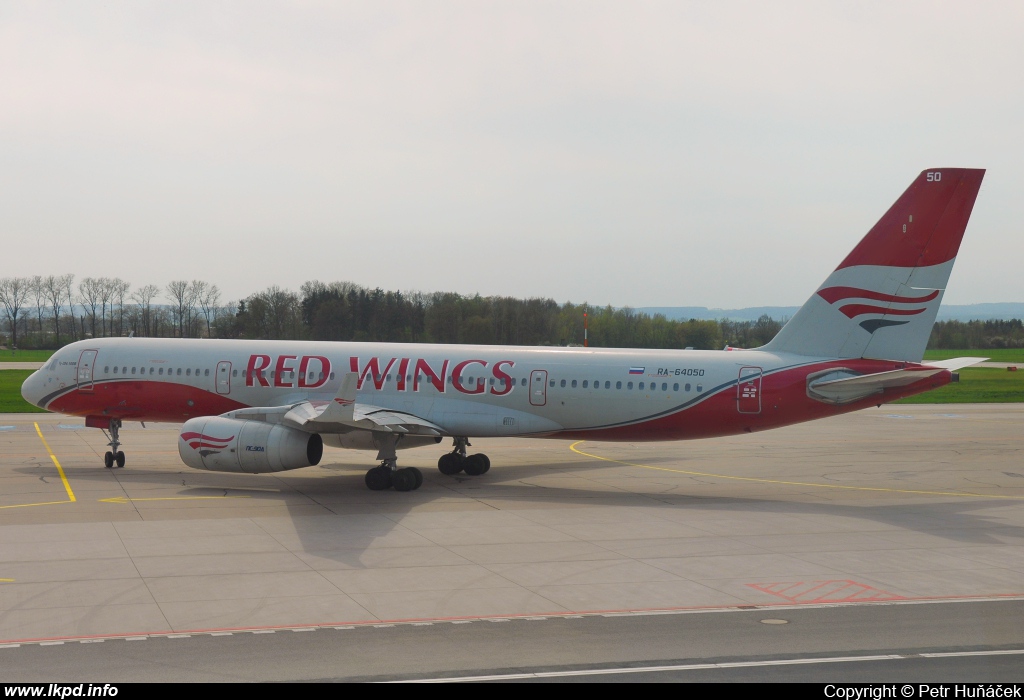 Red Wings – Tupolev TU-204-100V RA-64050