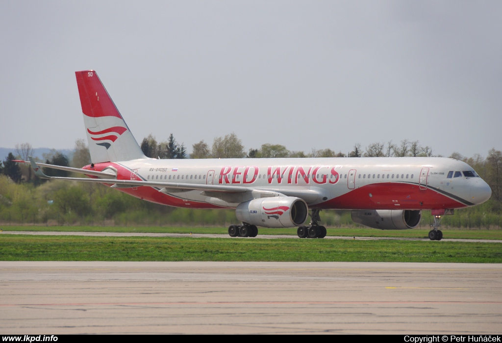 Red Wings – Tupolev TU-204-100V RA-64050