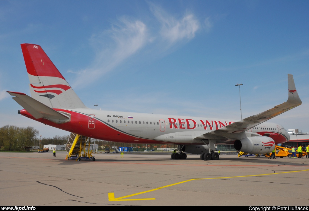 Red Wings – Tupolev TU-204-100V RA-64050