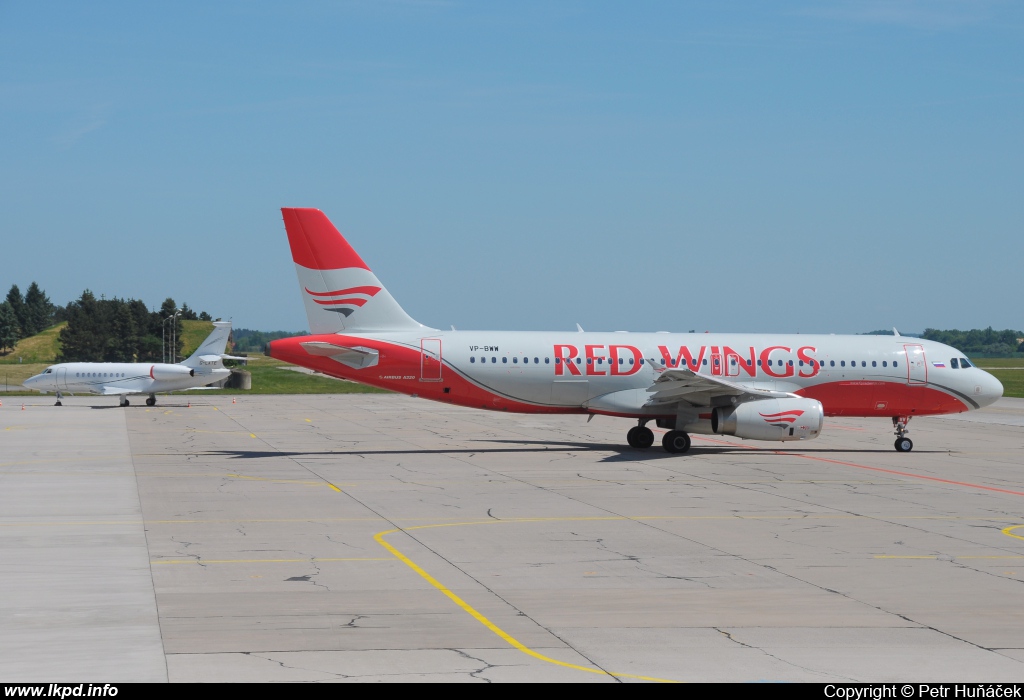 Red Wings – Airbus A320-232 VP-BWW