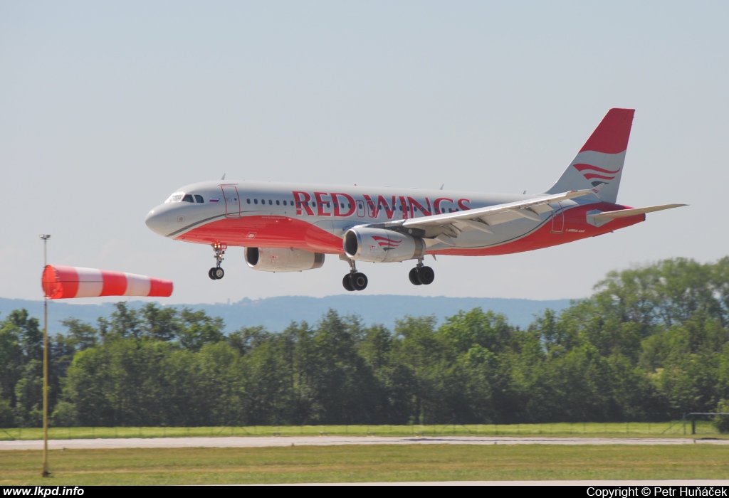 Red Wings – Airbus A320-232 VP-BWW