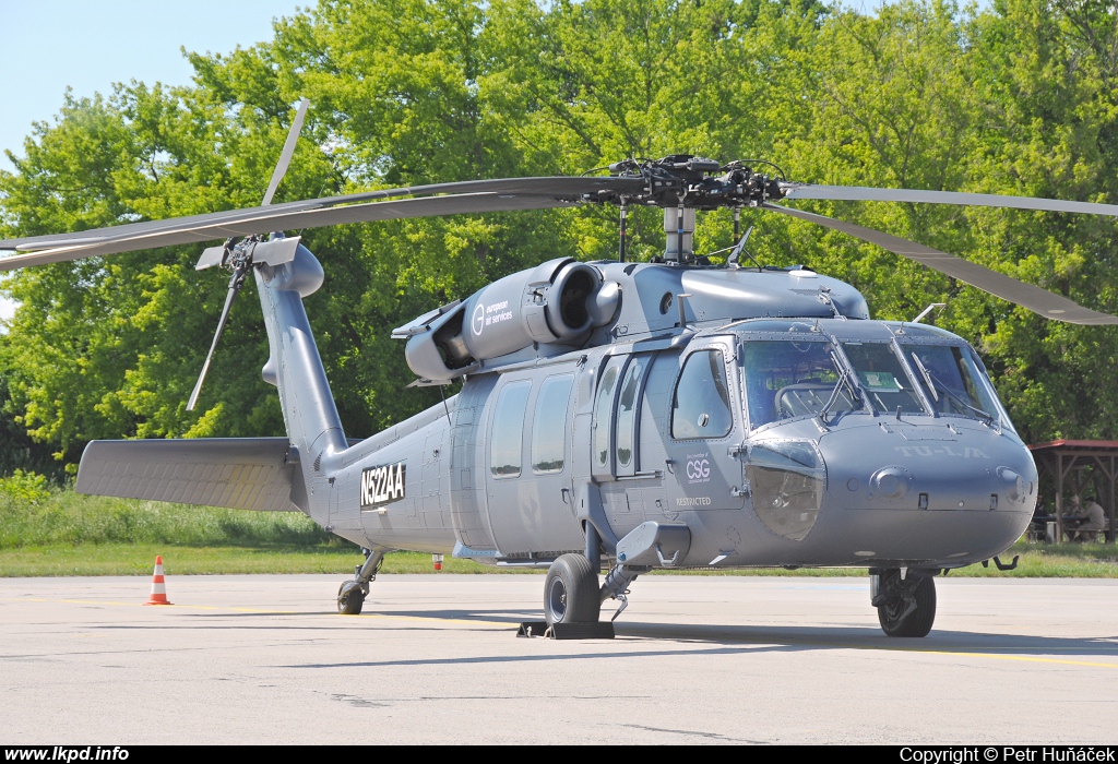 Private/Soukrom – Sikorsky UH-60A(C) Black Hawk (S-70A) N522AA