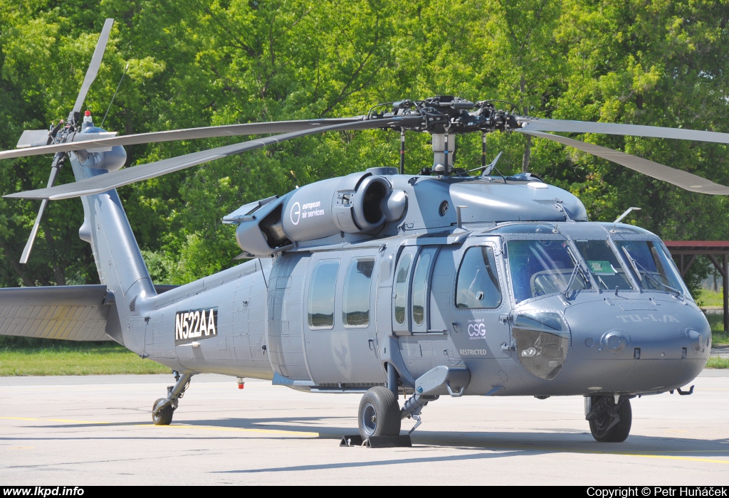 Private/Soukrom – Sikorsky UH-60A(C) Black Hawk (S-70A) N522AA