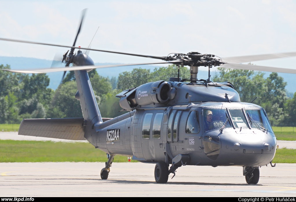 Private/Soukrom – Sikorsky UH-60A(C) Black Hawk (S-70A) N522AA