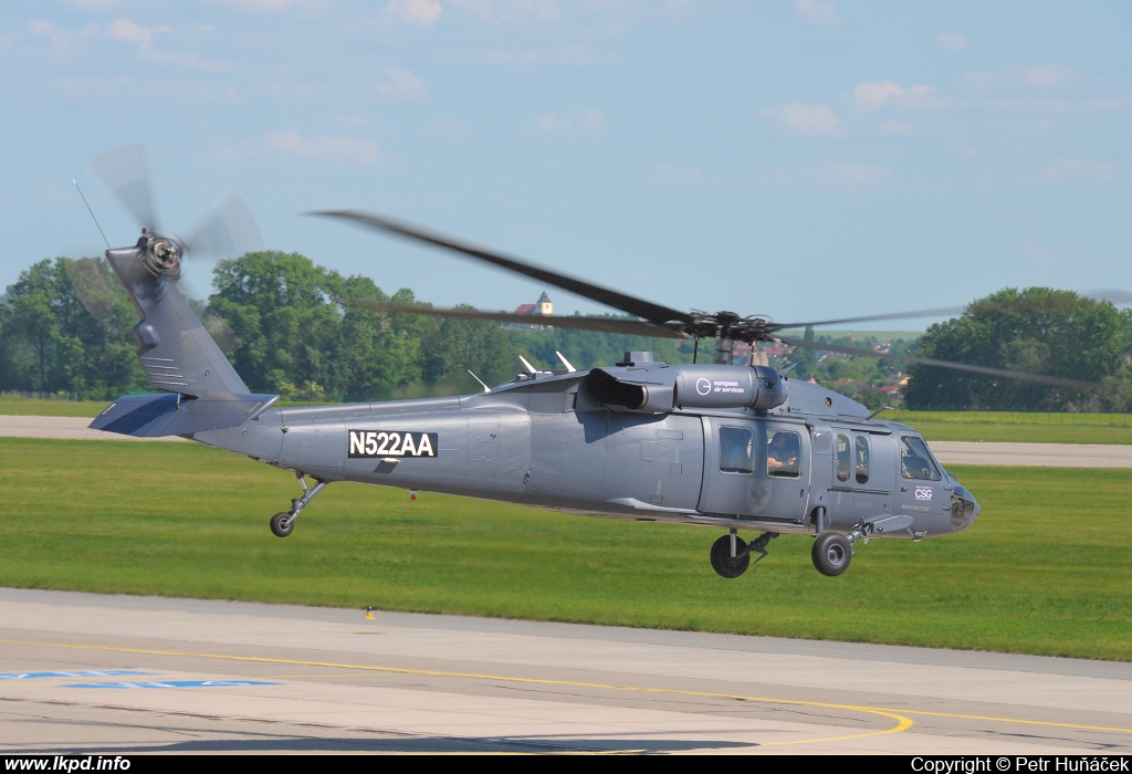 Private/Soukrom – Sikorsky UH-60A(C) Black Hawk (S-70A) N522AA