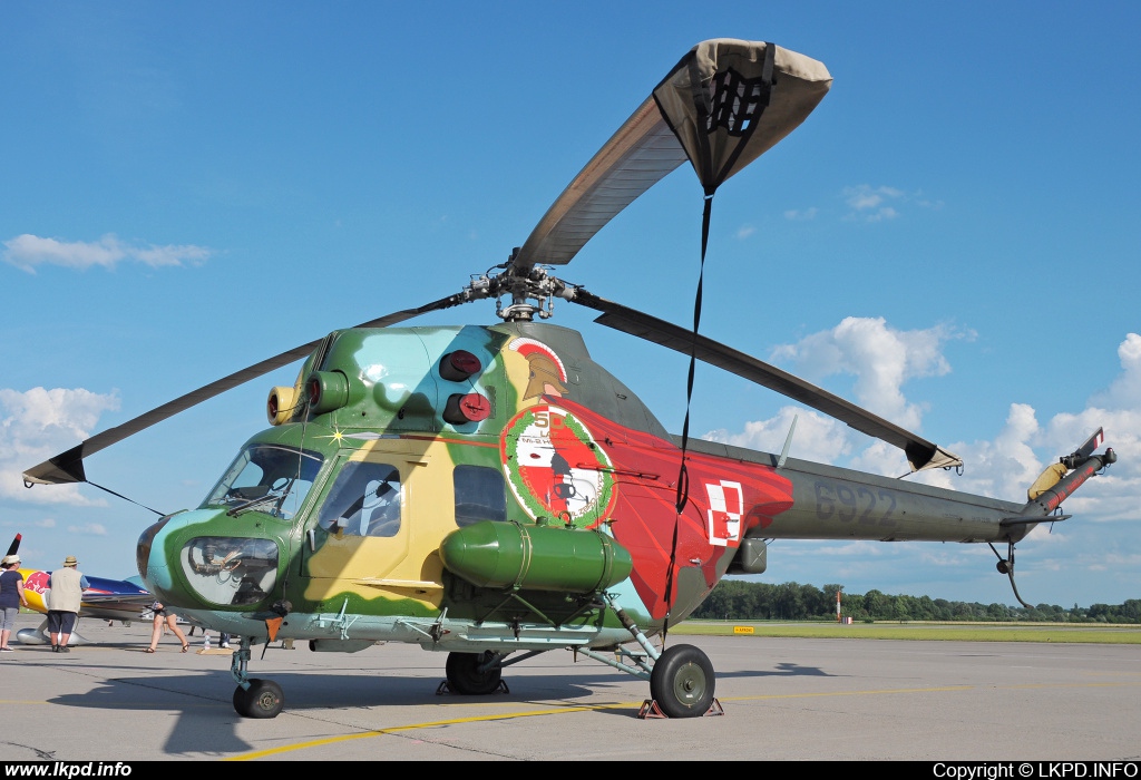 Poland Air Force – Mil Mi-2URPG 6922