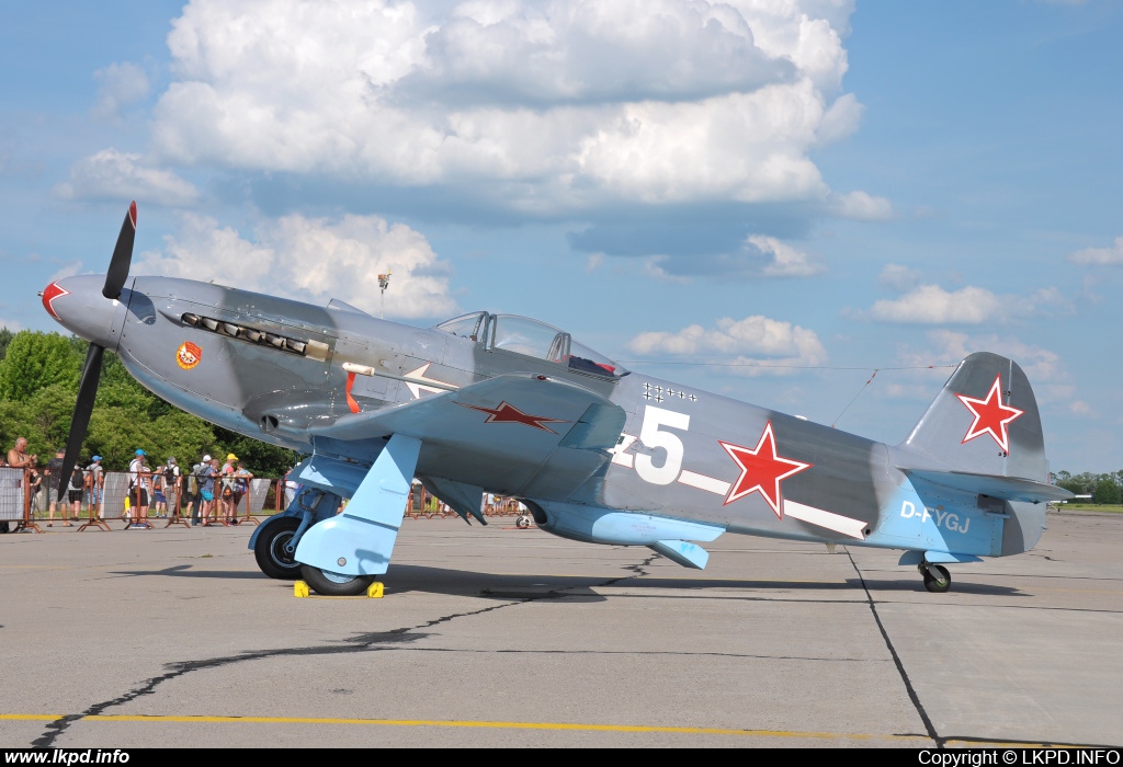 Private/Soukrom – Yakovlev YAK-3UA D-FYGJ