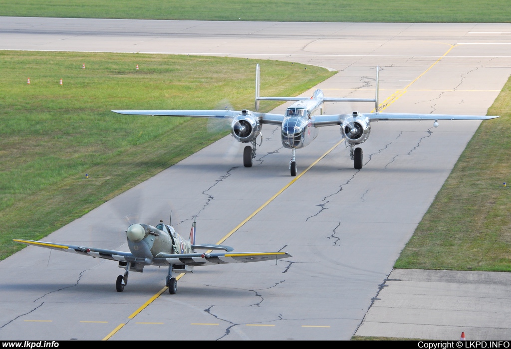 Private/Soukrom – Supermarine 361 Spitfire LF16E G-MXVI