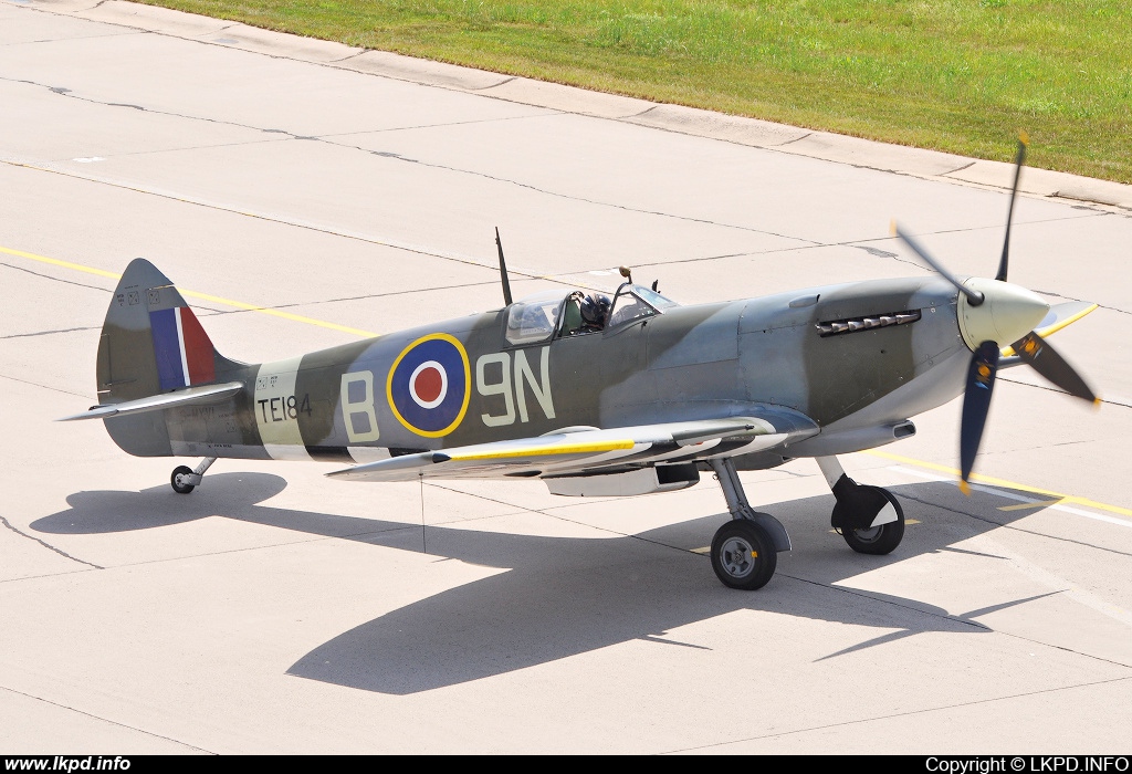 Private/Soukrom – Supermarine 361 Spitfire LF16E G-MXVI