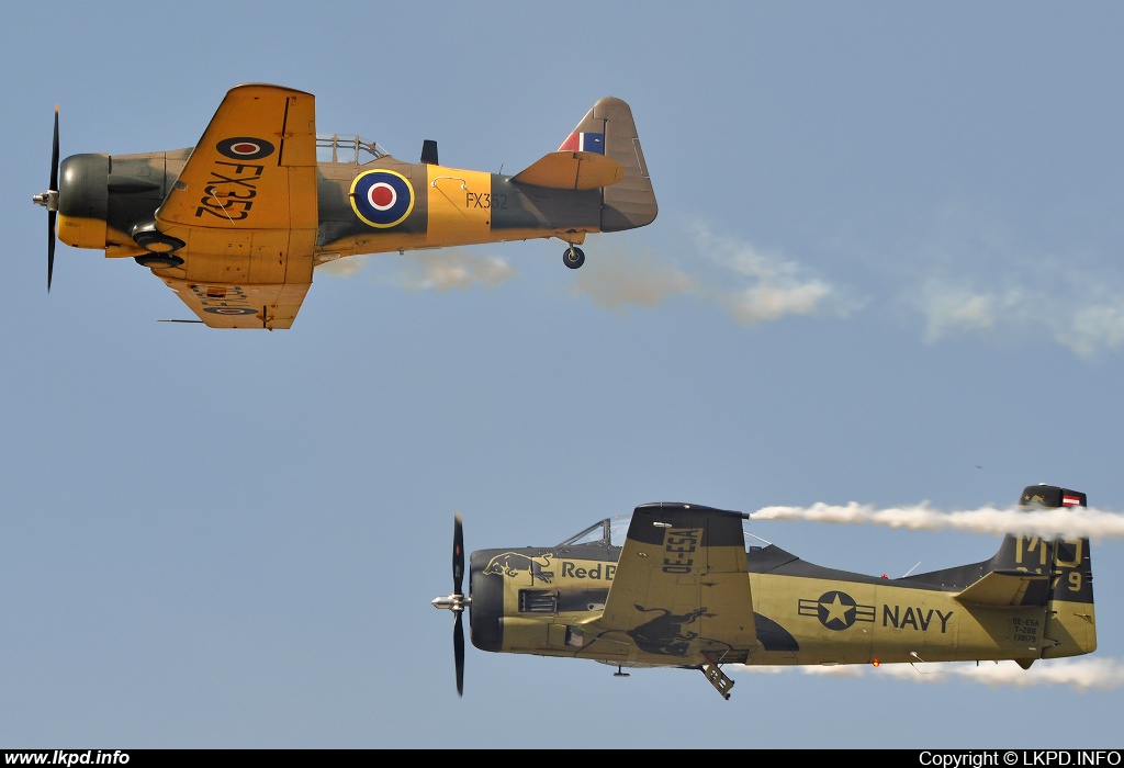 The Flying Bulls – North American T-28B OE-ESA