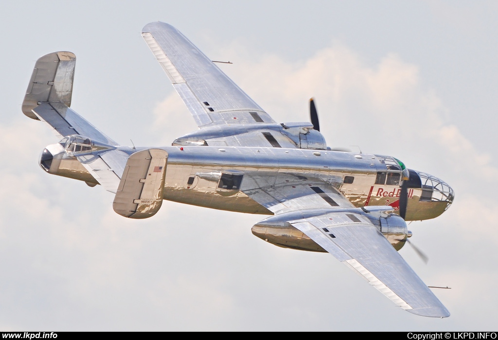 The Flying Bulls – North American B-25J N6123C